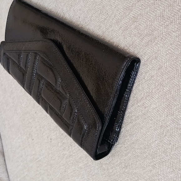 Hobo International black patent leather envelope clutch - Picture 3 of 11